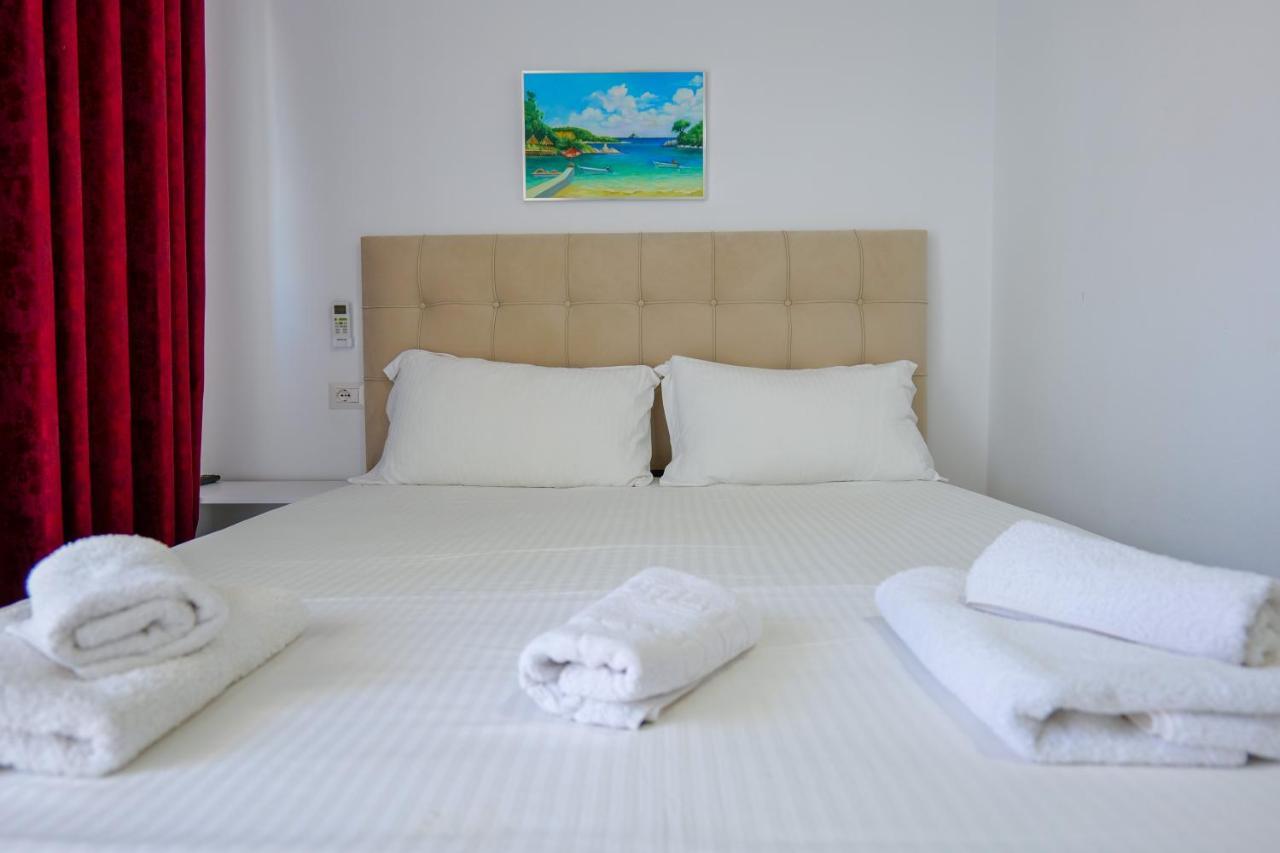 Guest House Gerard クサミル エクステリア 写真