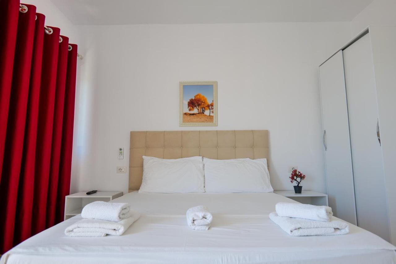 Guest House Gerard クサミル エクステリア 写真